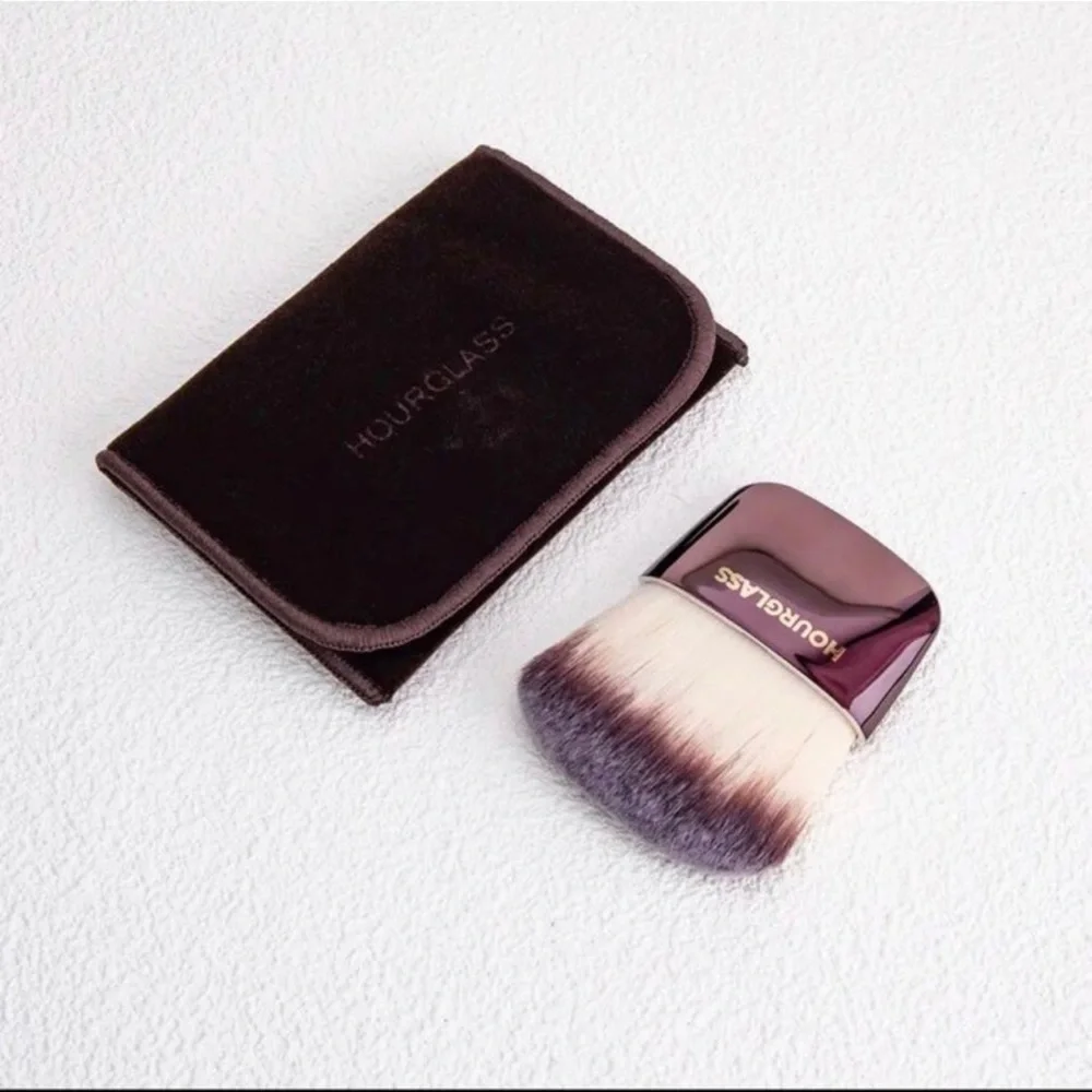 HOURGLASS Ambient Powder Brush    ~NEW~